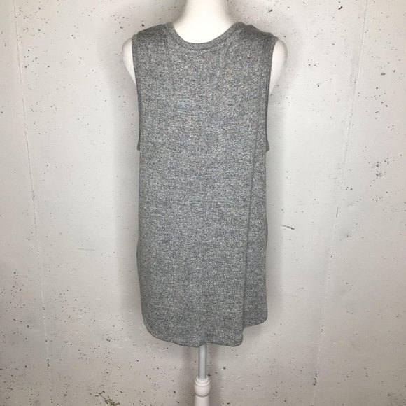 A. New Day Grey Sleeveless Top size Large - Picture 5 of 9